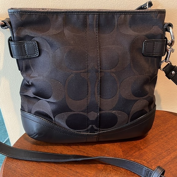 Coach Optic crossbody/shoulder bag like new black signature Fabric/leather - Picture 13 of 16